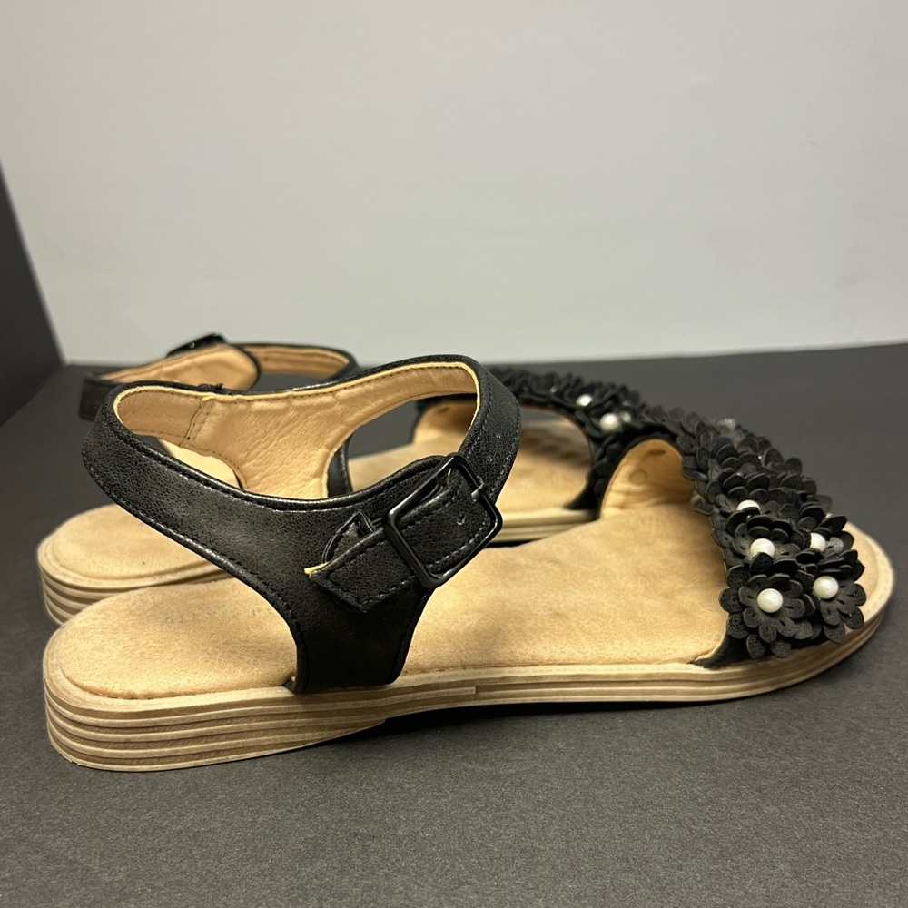 Comfort by Alexis Bendel- Clover Sandals-‎ Size:8, Pre- Owned - Picture 3 of 6